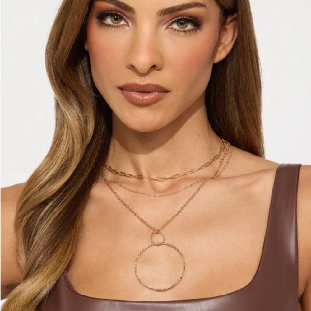 Celia Gold Layered Necklace NEW 🏷️